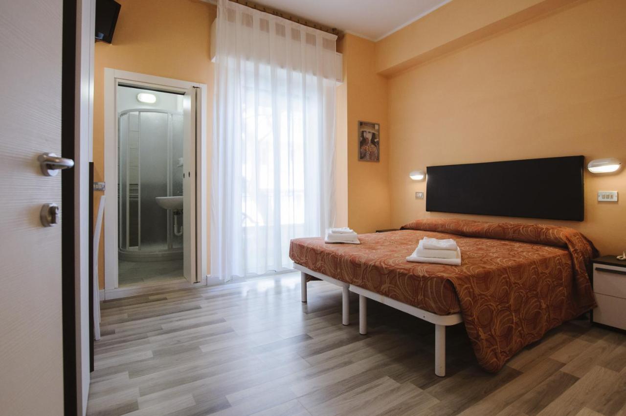 Hotel Milena Римини Екстериор снимка