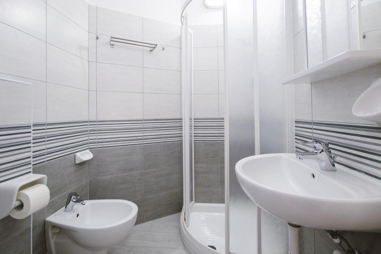 Hotel Milena Римини Екстериор снимка