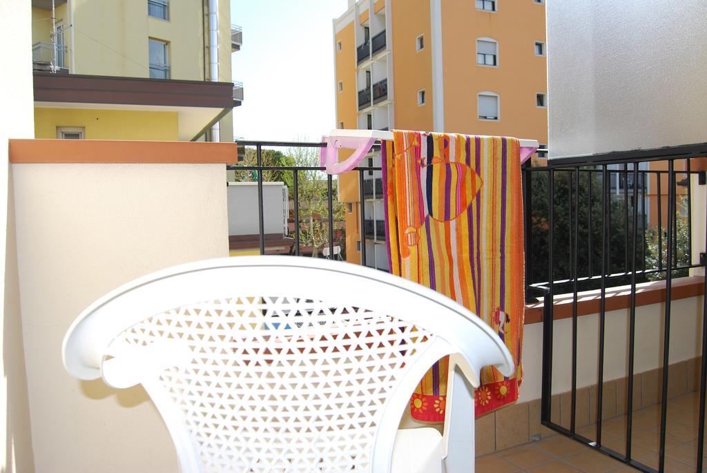 Hotel Milena Римини Екстериор снимка