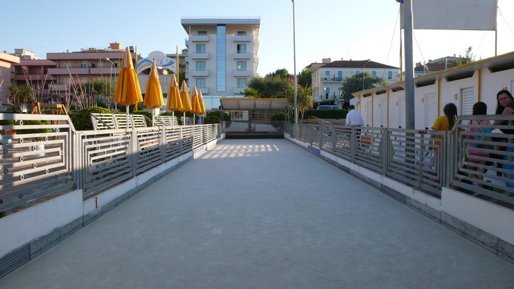 Hotel Milena Римини Екстериор снимка